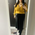 Fusta din satin neagră