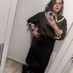 Fusta din satin neagră