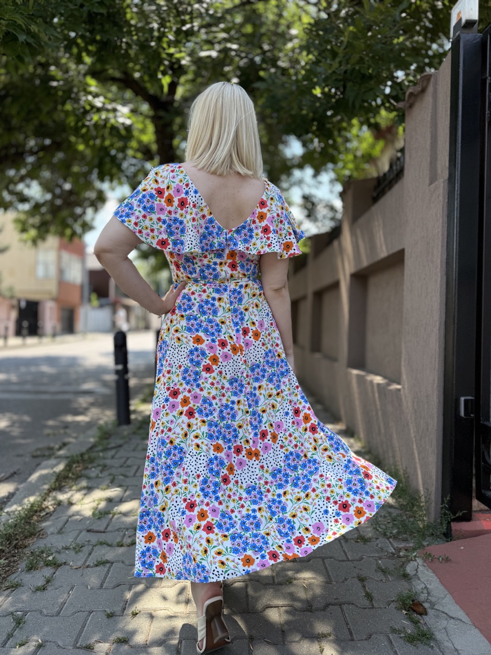 Rochia Raluca flori vesele viscoza idu fashion plus size1