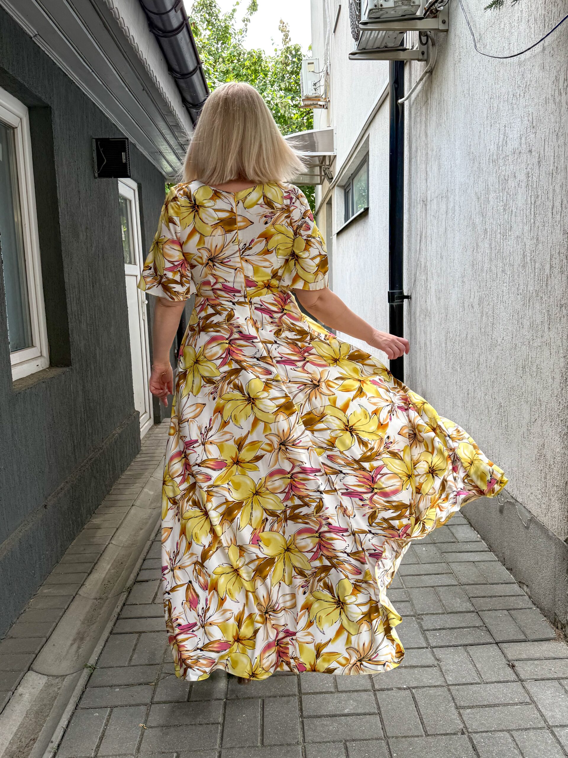 IDU Fashion - Stil fără măsură 21 rochia teodorita maxi frangipani flower idu fashion rochie plus size1 scaled